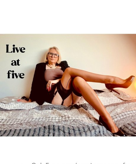 courtesanannafree estrella porno de alta calidad imagen