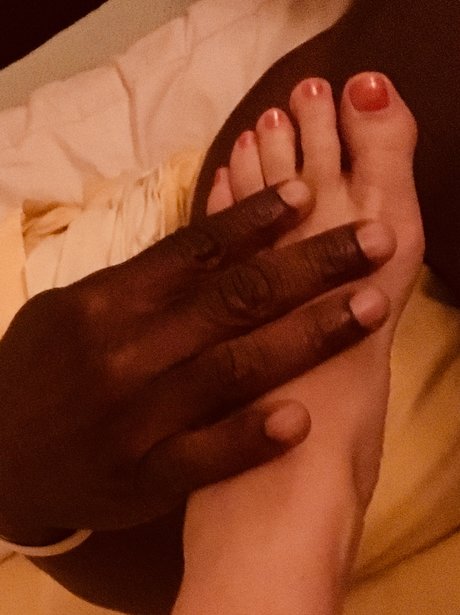 Priestess Aryana modelo perfecto imágenes