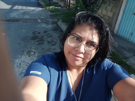 Lili Quiropractica Masajista Sensitiva estrella porno en alta definición archivo