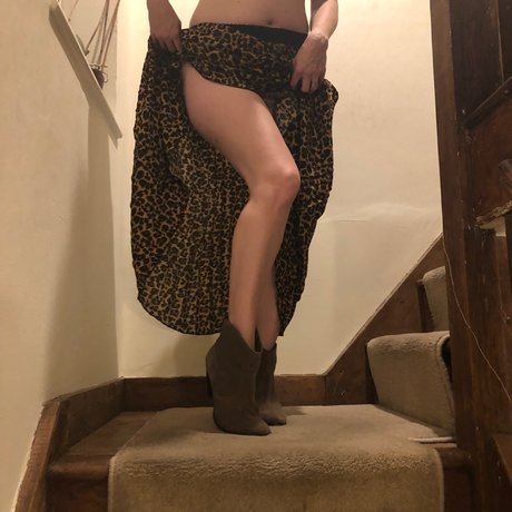 Cheeky Mom 43 modelo hd imagen