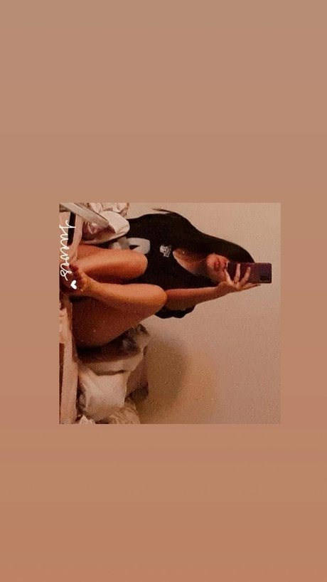 Call me Emily_ estrella hd galería