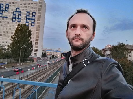 Denis Ostrovskyi arte modelo fotos