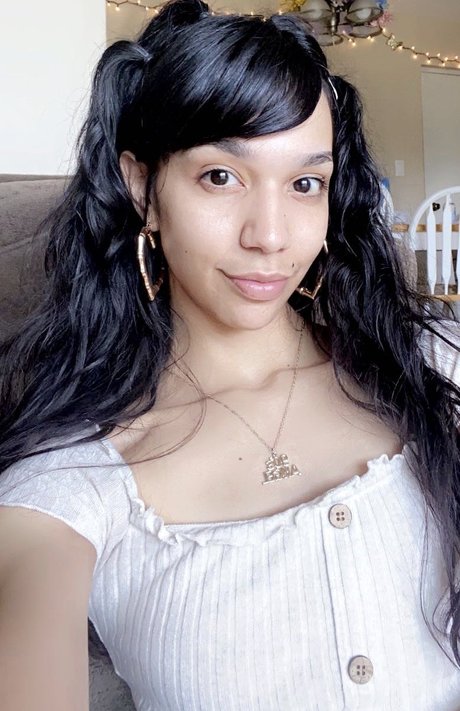 Queen Bee Zelle modelo de alta definición imágenes