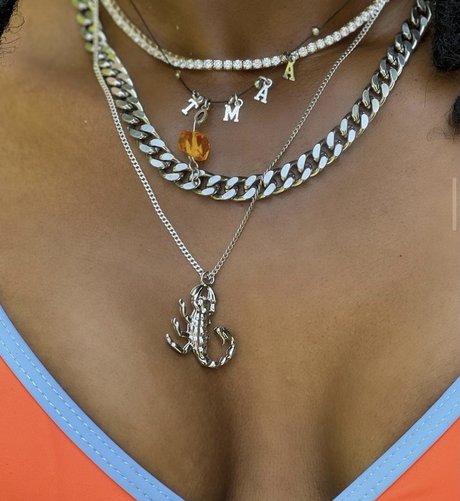 tomaa estrella porno en alta definición archivo