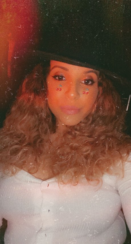 Sexy brunette estrella xxx fotos