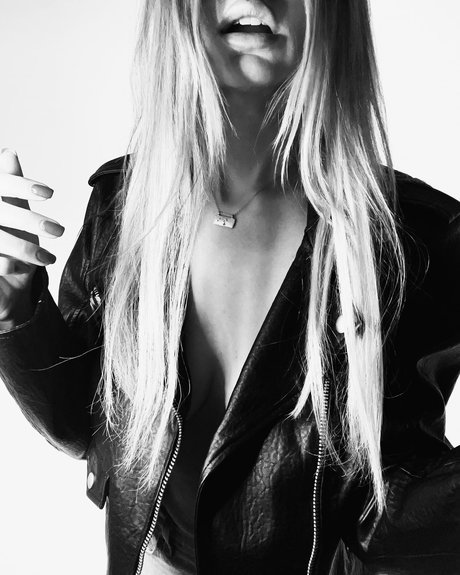 Ashley Schultz modelo erótico foto