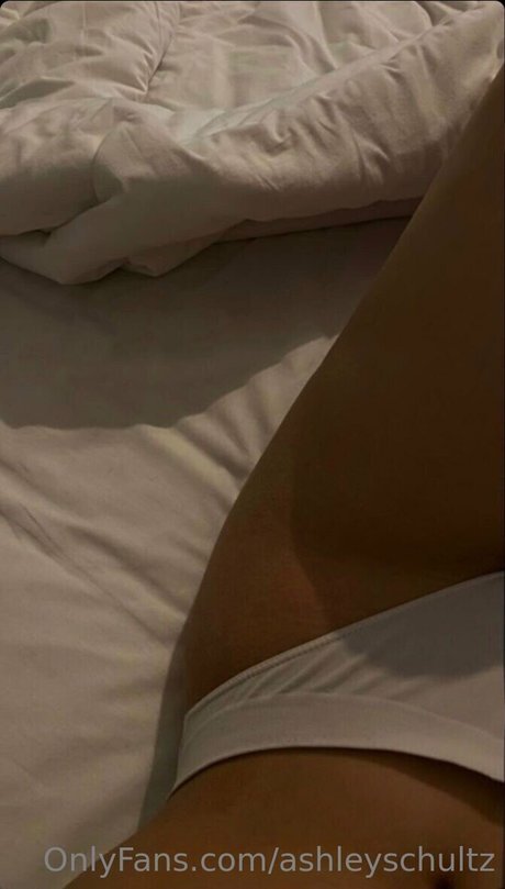 Ashley Schultz actriz porno imágenes