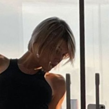 kimoriiii modelo agradable foto