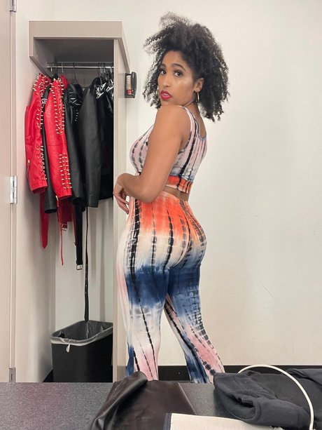 culo rubio onlyfans sexy agradable foto