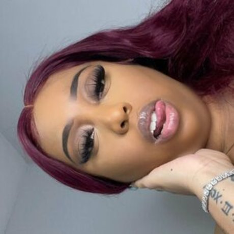 Kiorboobs modelo pornografico fotos