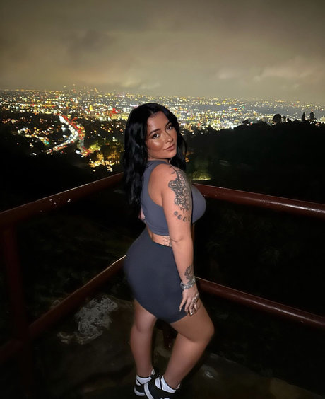 Danielle Cohn modelo adulto foto