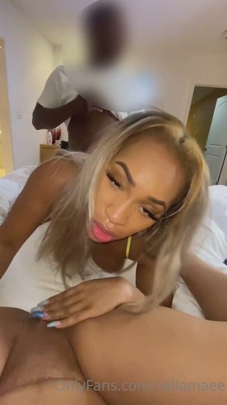 YellaMae modelo libre foto