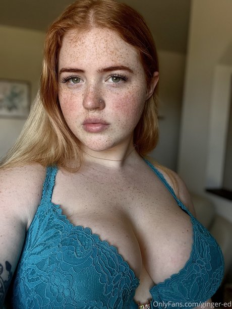 pelirroja rizada onlyfans libre hermosa foto