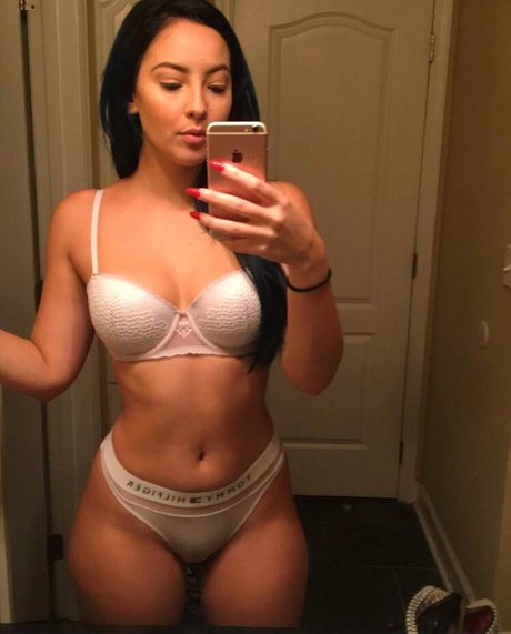 Woe Alexandra mejor actriz fotos