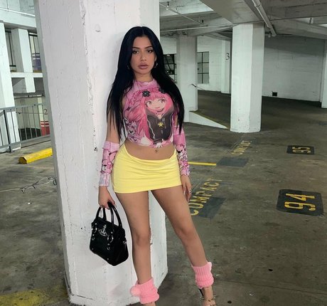 Yahaira Yumi modelo hermosa galería