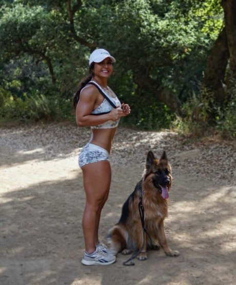 Katie Jones arte modelo recopilación