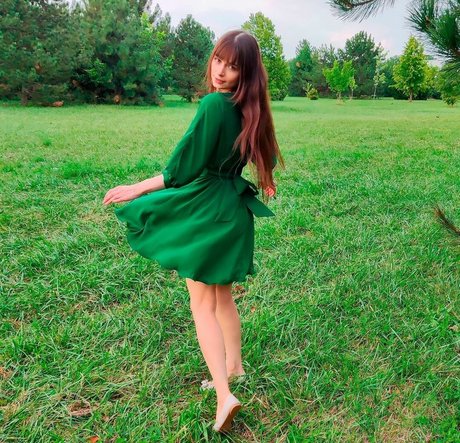 niki tyan17 hermosa estrella imagen