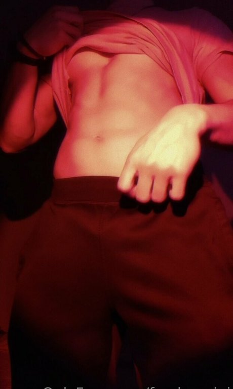 femboygigi modelo de arte fotos