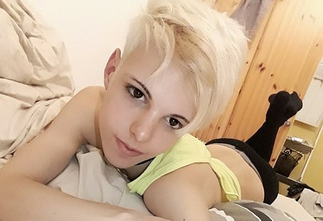 Blonditwink modelo exclusivo archivo