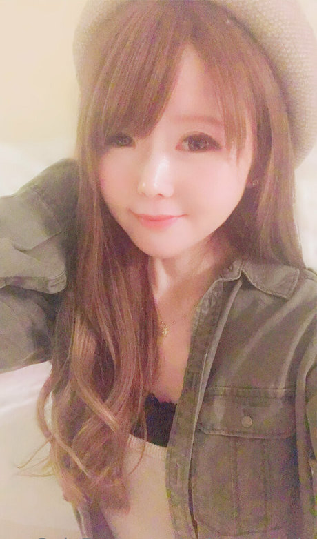 yui peachpie modelo sexy imágenes