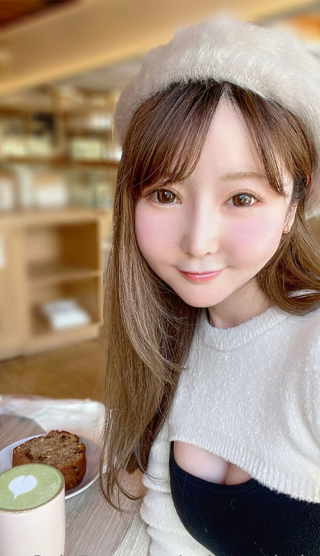 yui peachpie hermosa estrella porno foto