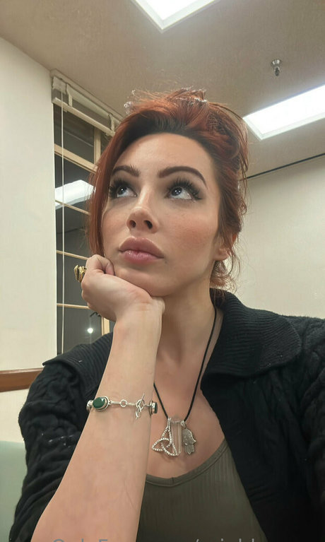 arieldemure modelo superior imágenes