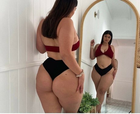 Xanthia Efthymiou modelo de alta calidad archivo