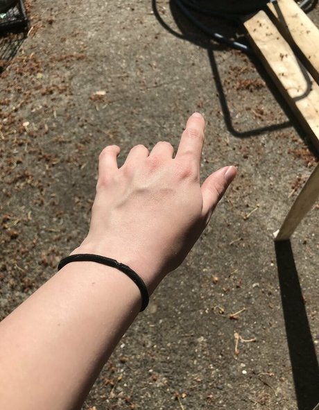 rissa ruin modelo bonita foto