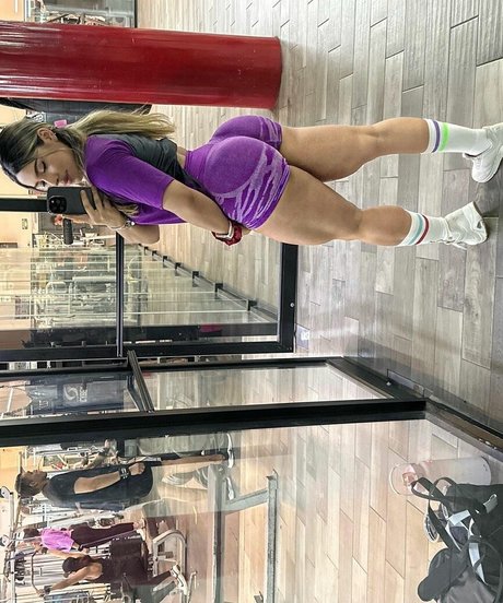 Paloma Eloisa estrella porno sexy foto