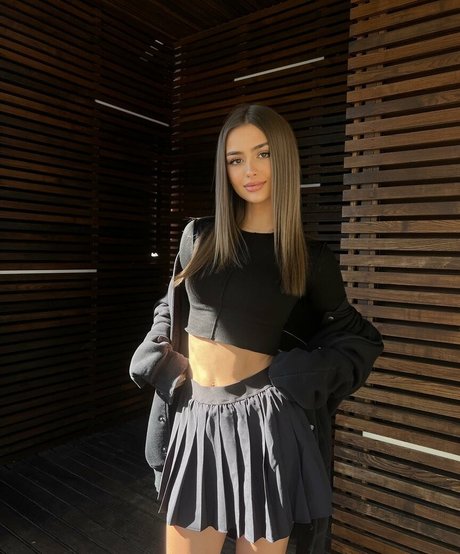 Iuliana Beregoi estrella caliente foto