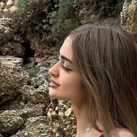 Iuliana Beregoi estrella porno en alta definición imagen