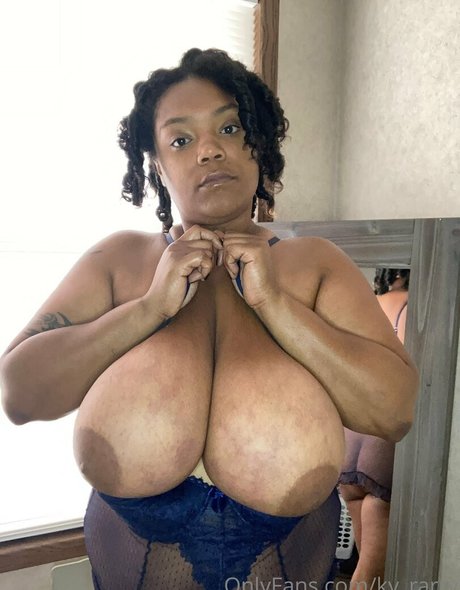 ky rarry modelo erótico galería