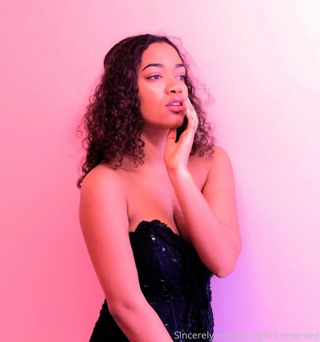 sincerelyamused modelo archivo