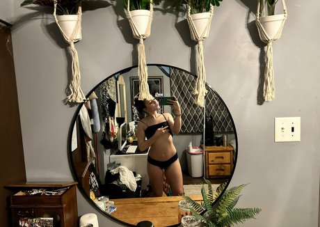 lizzieconrad hermosa estrella archivo