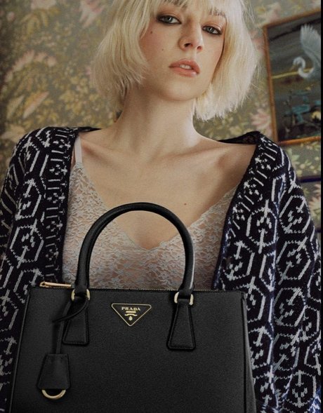 Hunter Schafer actriz porno fotos