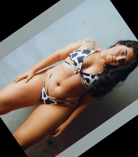 Yasmim Quare estrella libre archivo