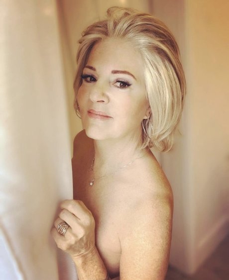 Lesley Suzanne estrella porno atractiva foto