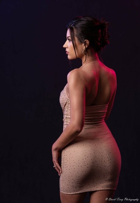 Bianca Kukobako modelo libre galerías