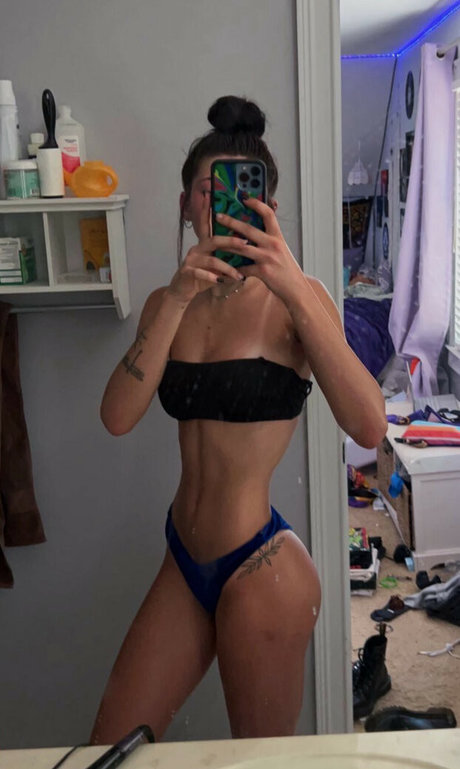 Kendeeznutz estrella porno agradable galería