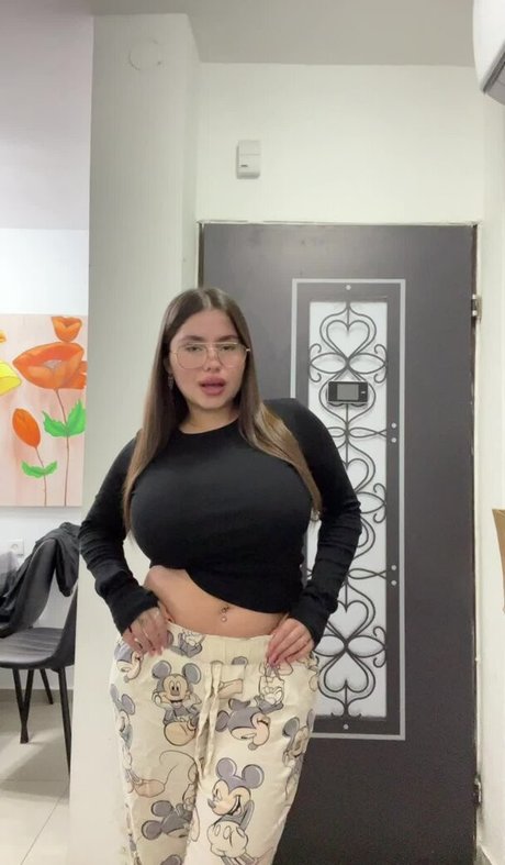 Tamar Abuchzira modelo agradable galería