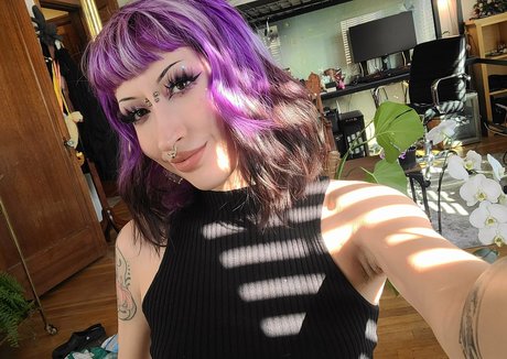 lucyluciid modelo galerías