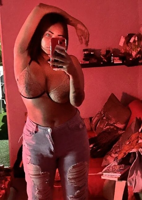 Magan Jade arte modelo galerías