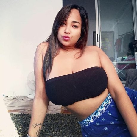 Magan Jade estrella porno atractiva fotos