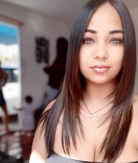 Magan Jade estrella porno desnuda galería