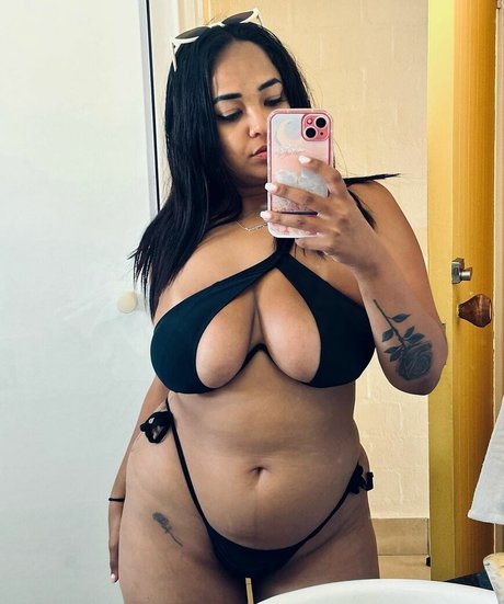 Magan Jade modelo adulto fotos