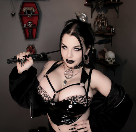 DDarkoh modelo hermosa imagen