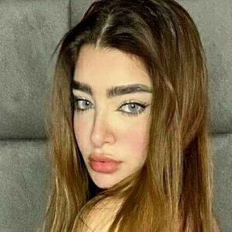 Laura Sahar estrella porno desnuda imágenes