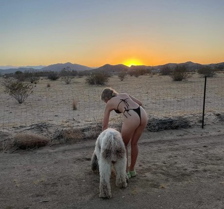 Ellie Gall linda estrella foto