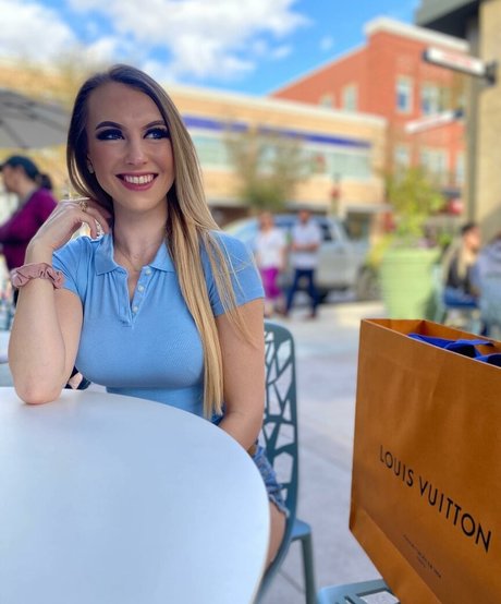 Emilee Atchley actriz de alta calidad recopilación