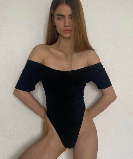 Veronika Hanberg arte modelo fotos